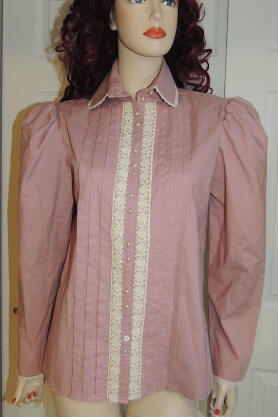 GUNNIE SAX Mauve/Pink Blouse with Lace Sz M