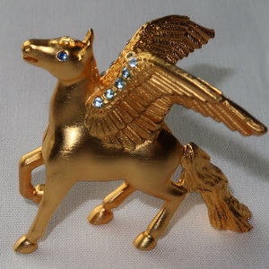 Vtg Estee Lauder Pegasus Perfume Compact with Intution 2002