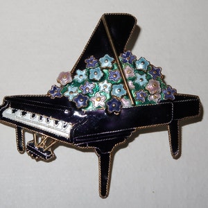 Vintage Enamel Baby Grand Piano Brooch
