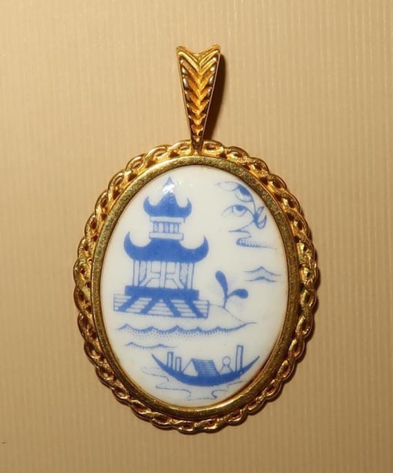 Vtg Spode China Pendant