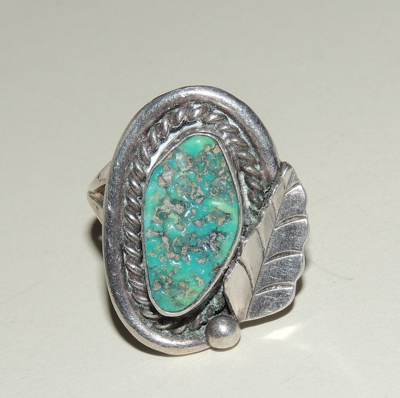 Vtg Native American Hand Made Sterling Silver and Blue Turquoise Ring Size 5.75