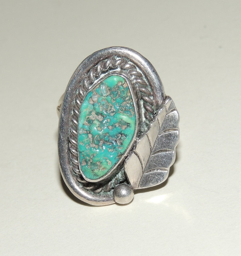 Vtg Native American Hand Made Sterling Silver and Blue Turquoise Ring Size 5.75
