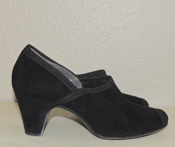 1930s Black Suede Pumps with Ribbon Trim by Rhythm