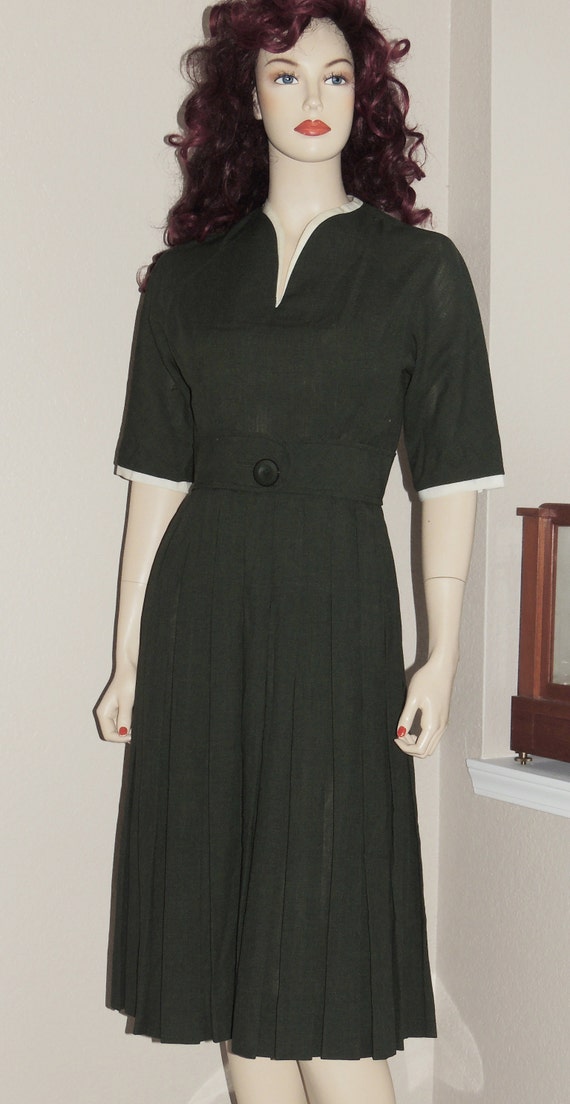 1950s L'AIGLON Dark Green, Pleated Skirt Dress Siz