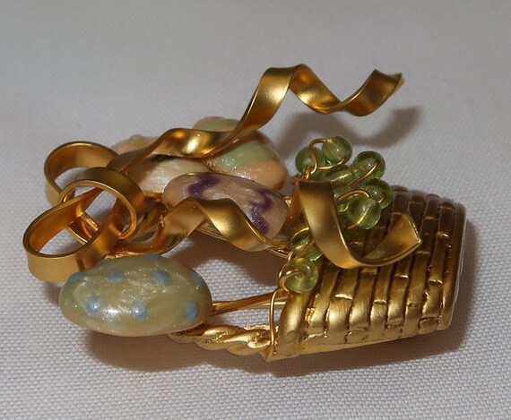 Vintage EASTER BASKET Brooch - image 3