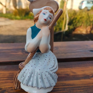 Porcelain figurine USSR 1980s "Cinderella" (Kyiv experimental ceramic and art factory)