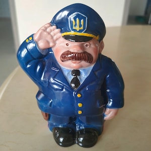 Porcelain figurine USSR 1990s "Ukrainian security guard".  Korosten porcelain factory (Korosten)