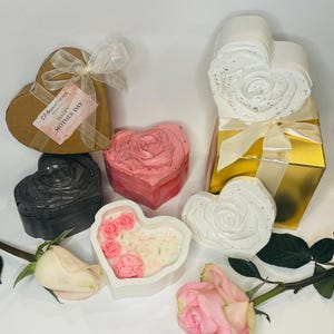 ORGANIC SCENTED CANDLE, Mother Day Candle, Gypsum Container Handmade, Handcrafted Candle, Gift Candle, Gift Mother Day, Rose Candle, Floral