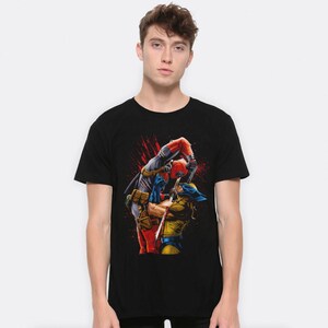 Deadpool vs Wolverine Bloody T-Shirt, Men&#39;s Women&#39;s Sizes (DEA-864010)
