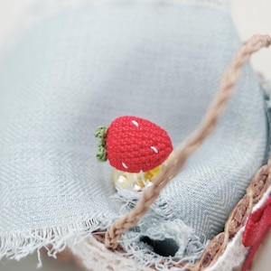 Crochet Strawberry Pin, Strawberry Brooch, Strawberry Pin Badge, Strawberry Gift, Fruit Pin,Crochet Gift,Gift for Kids,Miniature Food Pin