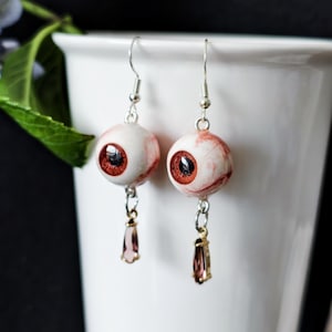 Eyeball Dangle Earrings, Horror Punk Creepy Spooky Witchy Gothic Weird Earrings, Halloween Birthday Gift for her