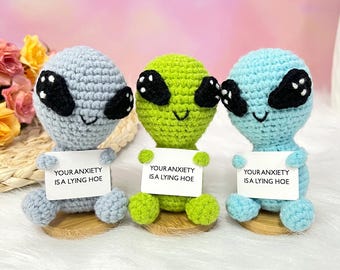 Handvirkad virkad alien, virkade alver, alverliga plyschdjur, marsian, elebitar, främmande varelse, Cosmo the Alien