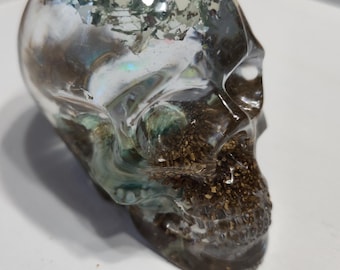 Resin Skull with Snail Shell & Sand: Spooky Halloween Decor