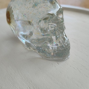Resin Skull with Dried Flowers, Halloween, Decoration, Decor, Paper Weight, Epoxy Resin, Spooky, Cute, Holiday, Resin Art