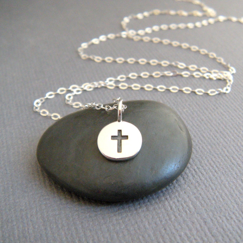 Magicbox Tiny Faith Cross Silver Pendant Necklace – 16+2 Inch Chain, Silver Plated