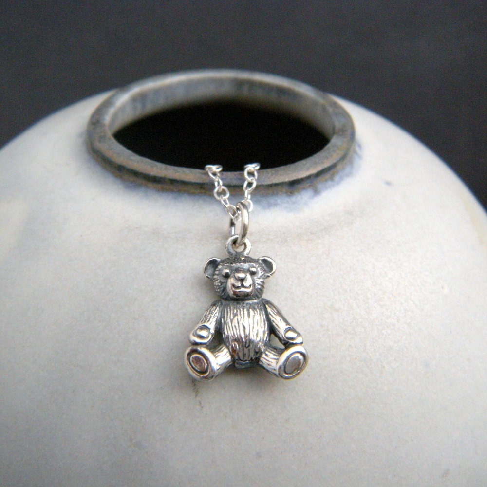 【数量限定】Artist Komplex Vintage Teddybear Silver Necklace Amazon.com: Soulbreezecollection Valentine's Day Teddy Bear