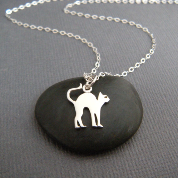 Scaredy Cat Necklace 