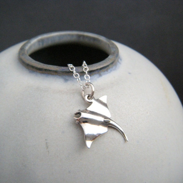 tiny sterling silver stingray necklace. small sting manta ray sea pendant. ocean aquatic life. marine animal beach jewelry nature charm 5/8"