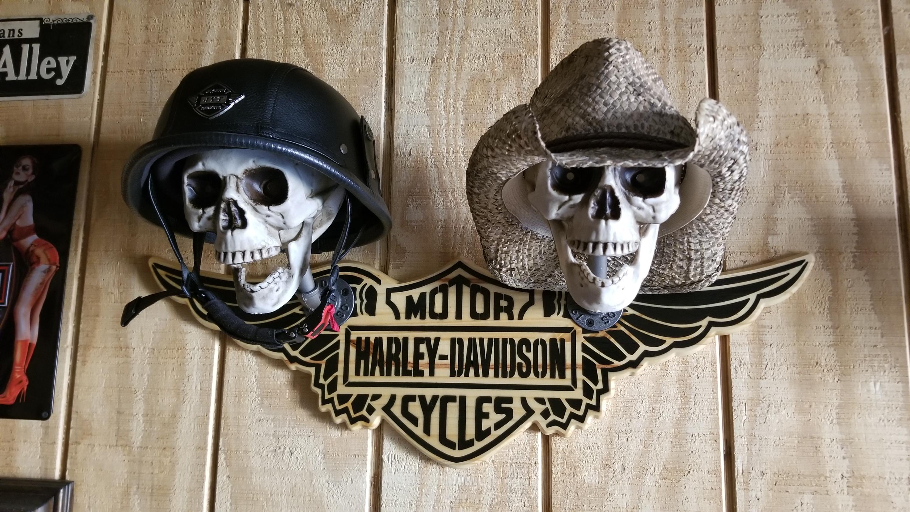 Wall Mounted Wall Helmet Rack Motorcycle Helmet Rack 180° Rotation