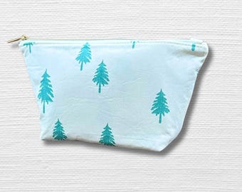 Whispering Woods Makeup Bag: Perfect for Cosmetics, Cords, and Everyday Essentials