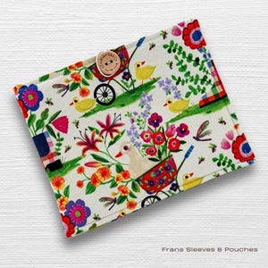Country Garden Whimsy Kindle Sleeve - Cozy Farmhouse Kindle Case: Ideal Gift for Book Lovers & E-Reader Enthusiasts