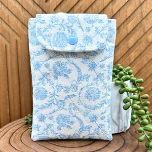 Kindle Basic Sleeve - Elegant Antique Print Tablet Case - Multi-Functional Pouch for Kindle & More