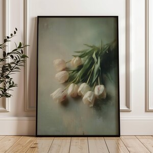 Vintage Tulpen Stilleben | Blumen Wandkunst | Gedämpfte und neutrale Kunst | Frühling Blumenkunst | Tulpen Kunstwerk