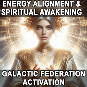 Op de afbeelding: Een witte keramische mok met een zwart handvat en de tekst "But First, Coffee" in een vetgedrukte, zwarte letter. De mok staat tegen een neutrale achtergrond, wat het eenvoudige ontwerp benadrukt.