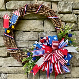 Patriotic Grapevine Wreath: USA 4th of July Decor