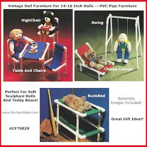 Pode incluir: Um conjunto de móveis para bonecas feitos de tubo de PVC, incluindo uma cadeira alta, mesa e cadeiras, balanço, espreguiçadeira e beliche. Os móveis são projetados para bonecas de 35 a 40 cm. O texto "Vintage Doll Furniture For 14-16 Inch Dolls ---PVC Pipe Furniture" está no topo da imagem. O texto "Perfect For Soft Sculpture Dolls And Teddy Bears!" está na parte inferior da imagem. O texto "www.DurhamDeals.com" está abaixo do texto "Perfect For Soft Sculpture Dolls And Teddy Bears!" O texto "#CFT9029" está abaixo do texto "www.DurhamDeals.com". O texto "Bunk Bed" está acima do beliche. O texto "Swing" está acima do balanço. O texto "Chaise Lounge" está abaixo da espreguiçadeira. O texto "Table And Chairs" está abaixo da mesa e das cadeiras. O texto "HighChair" está acima da cadeira alta. O texto "Assembly Images Included!" está à direita do beliche. O texto "Great Gift Idea!!" está abaixo do texto "Assembly Images Included!"