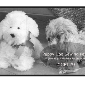 Puede incluir: Foto en blanco y negro de dos patrones de costura de cachorros de peluche. El patrón incluye instrucciones para trabajar con piel sintética. El patrón está etiquetado como #CFT29.