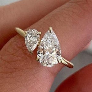 Double Stone Ring, Pear Cut Lab Grown Diamond Ring, Toi Et Moi Ring, Tear Drop Engagement Ring, Two Stone Minimalist Wedding Ring for Women