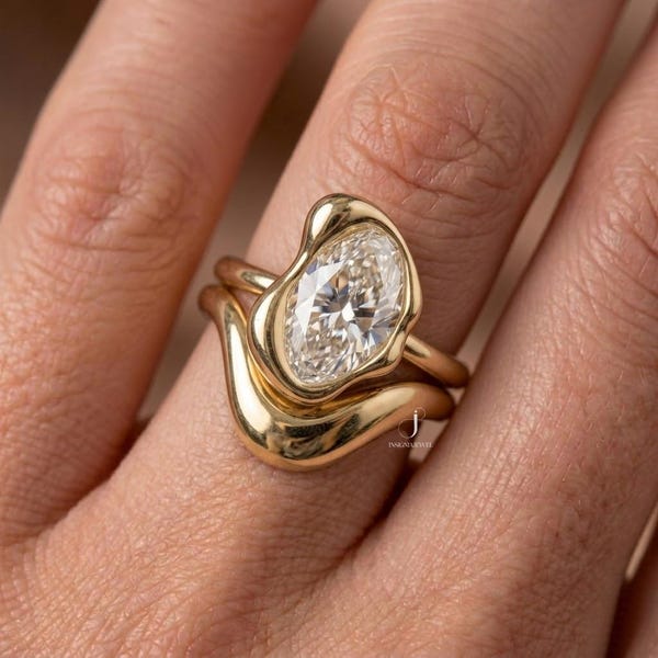 Modern Organic Bridal Ring Set, Abstract Bezel Set Bridal Stack, Oval Cut Lab Grown Diamond Ring Set, 14K Gold Gold Wavy Curved Plain Band