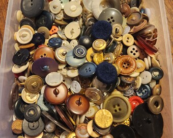 3 lbs of Vintage buttons various sizes