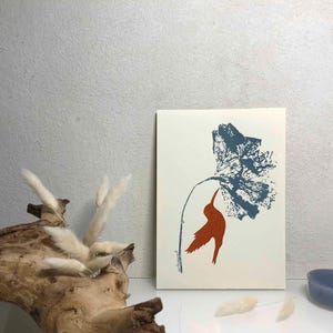 Linol- / Monoprint auf Papier, Einzelstück, Din A5, Kolibri, Vogel, Blume, Wald, Wiese, blau, kupfer, handgemacht von artrosarot
