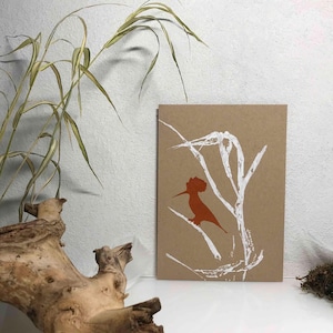 Linol- / Monoprint auf Recyclingpapier, Einzelstück, Din A5, Wiedehopf, Vogel, Blume, Wald, Wiese, weiß kupfer, handgemacht von artrosarot