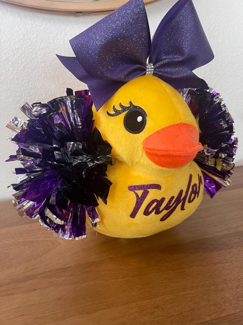 Cheerleading Lucky Ducks | Anpassade cheerleading-presenter | Lycka till-present till cheerleader | Idé för lagavslöjande | Present till cheerleading-tävling | Personlig 11.8 Lashes and Poms