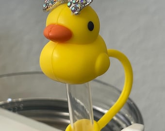 Lucky Cheer Duck Stanley Cup sugrörsöverdrag, gul topp med juvelbesatt rosett