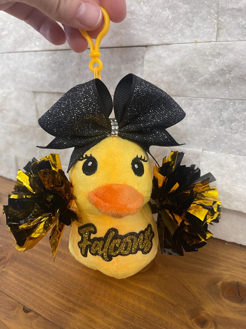 Cheerleading Lucky Ducks | Anpassade cheerleading-presenter | Lycka till-present till cheerleader | Idé för lagavslöjande | Present till cheerleading-tävling | Personlig keychain with Poms
