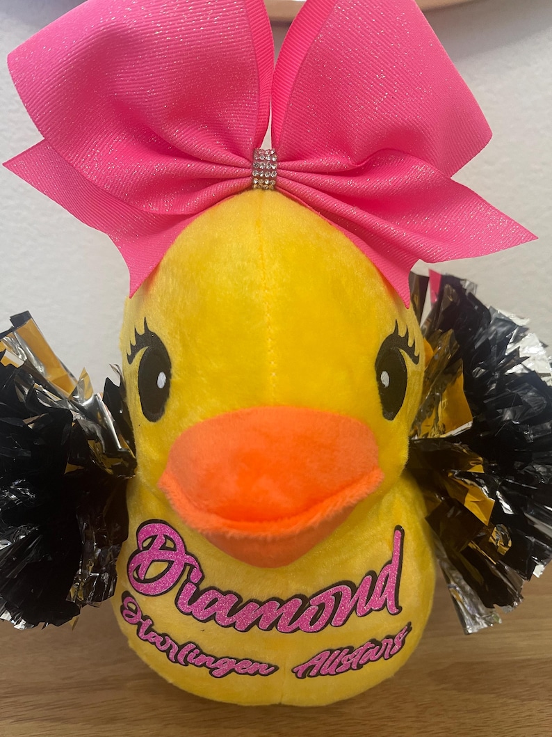 Cheerleading Lucky Ducks | Anpassade cheerleading-presenter | Lycka till-present till cheerleader | Idé för lagavslöjande | Present till cheerleading-tävling | Personlig bild 10