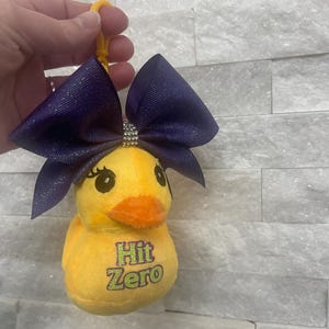 Cheerleading Lucky Ducks | Anpassade cheerleading-presenter | Lycka till-present till cheerleader | Idé för lagavslöjande | Present till cheerleading-tävling | Personlig Keychain Stuff Duck