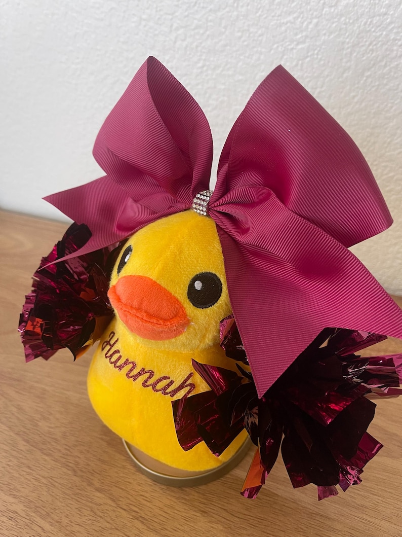 Cheerleading Lucky Ducks | Anpassade cheerleading-presenter | Lycka till-present till cheerleader | Idé för lagavslöjande | Present till cheerleading-tävling | Personlig 7.9 Lashes and Poms
