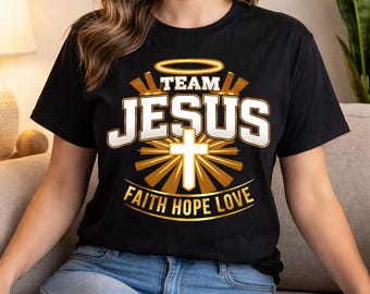 Koszulka chrześcijańska z nadrukiem "Zespół Jezusa Wiara Nadzieja Miłość" z odważnym krzyżem, prezent religijny dla grupy młodzieży kościelnej. Odzież dla wierzących.