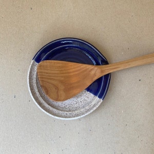 SET OF 2, 5.5 Inch Spoon Rest and Sponge Holder in Cobalt Blue and White image 3