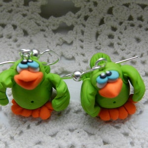 Kolczyki wiszące Pudgy Little Lime Green Bird firmy Pook