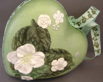 Floral Heart Ornament: Green Velvet Leaves, Hydrangea Flowers