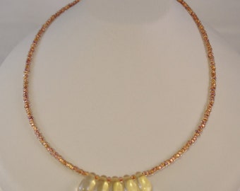 Golden Blush Teardrop Necklace: Seed Bead & Gold-Fill Clasp