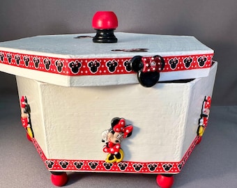 Minnie Mouse Keepsake Box: White Hexagon Treasure Box