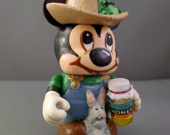 Critter Country Mouse Vinylmation – Disney Magic Kingdom Figurine
