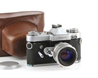 1970年代のヴィンテージ Petri FT 35 mm フィルムカメラ（革製ケース